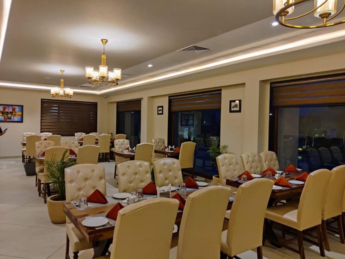 The Imperial Prime Clarks Inn Suites, Bhīlwāra Exterior foto