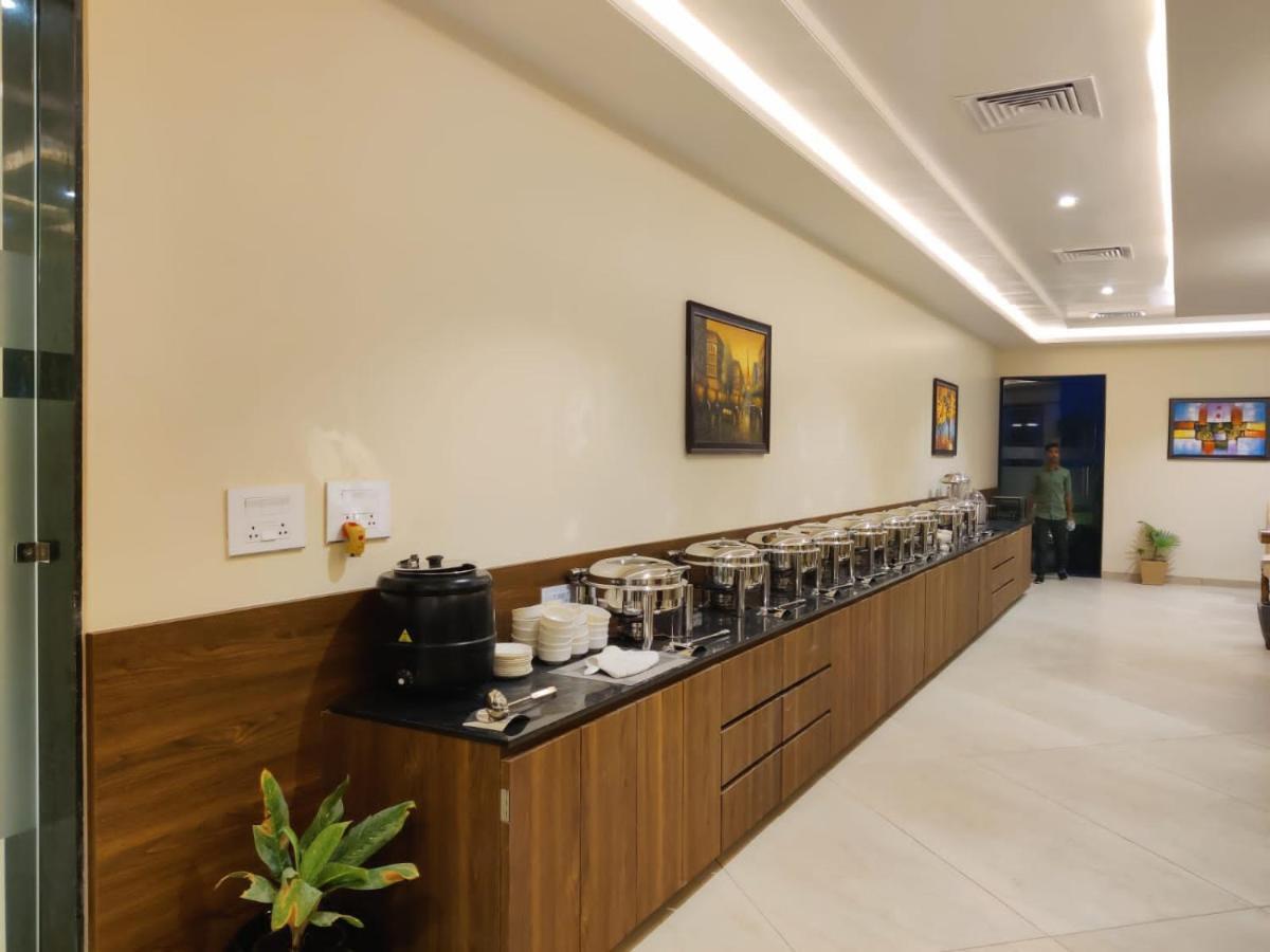 The Imperial Prime Clarks Inn Suites, Bhīlwāra Exterior foto