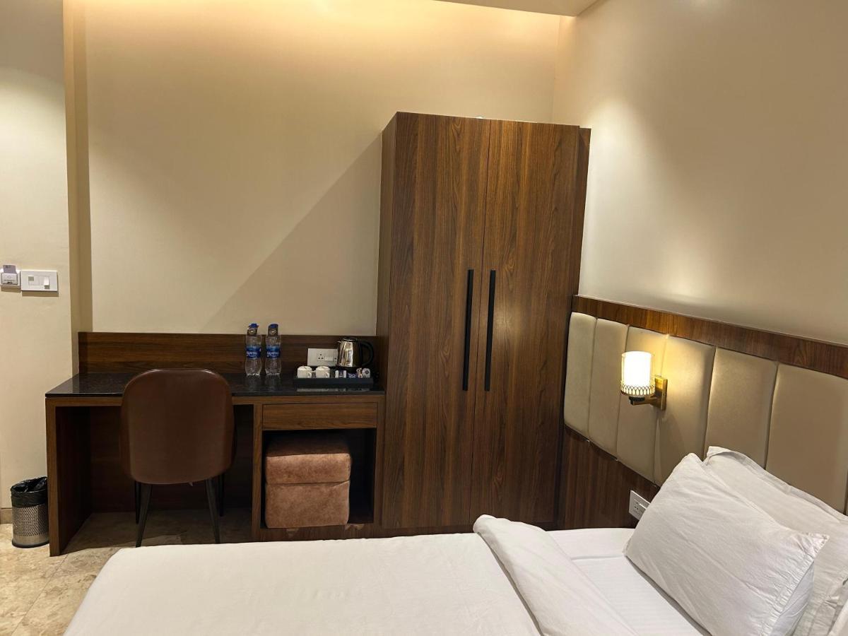 The Imperial Prime Clarks Inn Suites, Bhīlwāra Exterior foto